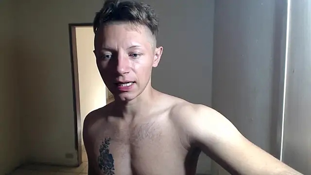 BlondZilla webkamerás műsora