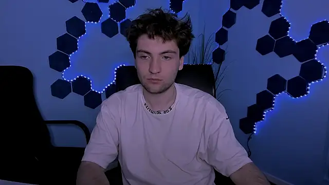 travis_wolf_のライブXXXチャット