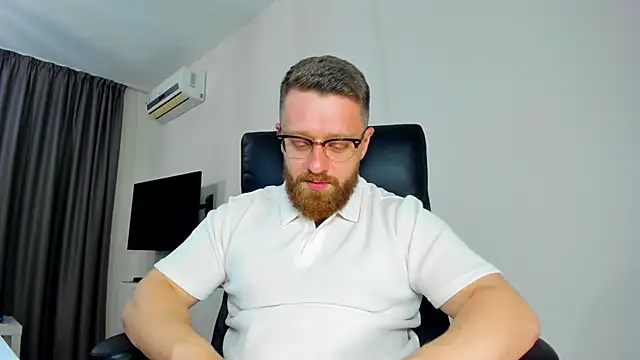 Findom_guy Adlı Modelin Canlı XXX Sohbeti