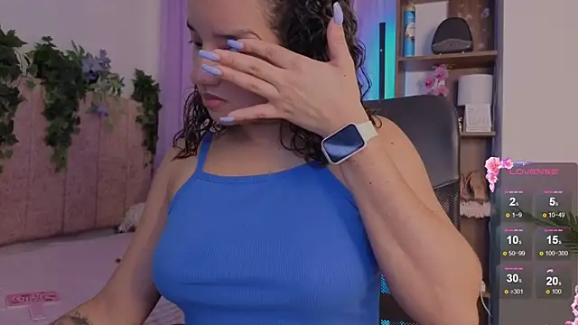 emilyrouxe's Live XXX Chat