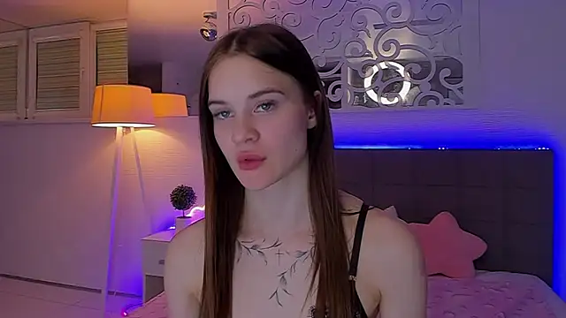 LuisaClover's Live XXX Chat