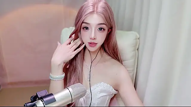 zizi-a's Live XXX Chat