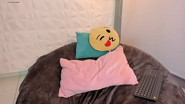 KittyVelve 即時 XXX 聊天