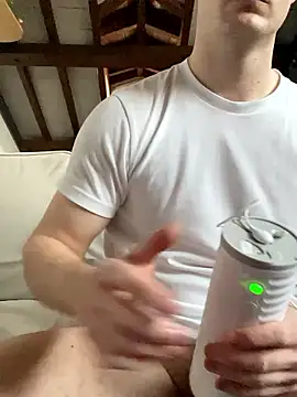 Show modela AlexSuperTramp94Model na web-kameri