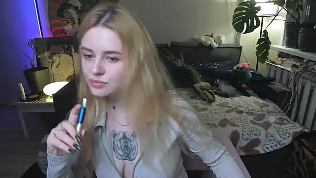 Alexa_Pirs Chat XXX in diretta