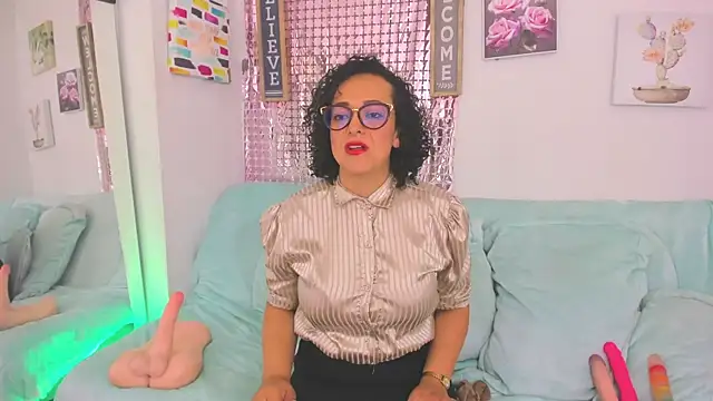 Chatroom XXX en direct de AnaDalila_Latina