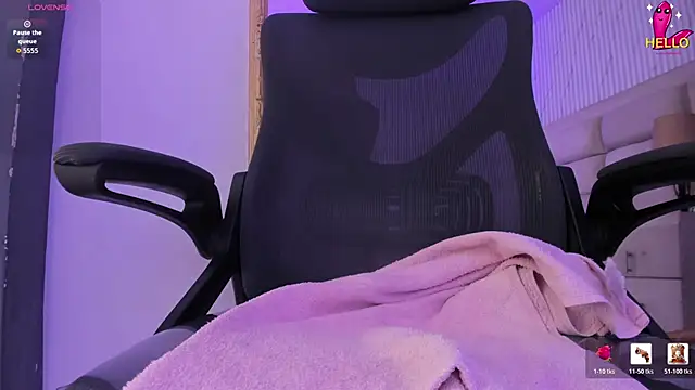 Chat +18 de CarolineFyre ao vivo