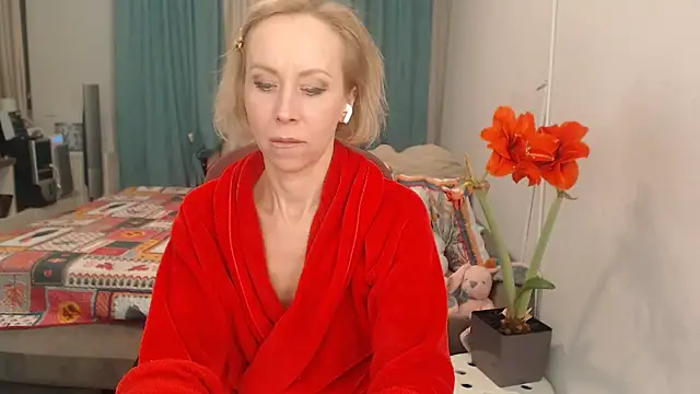 LuxuryNika's Webcam Show