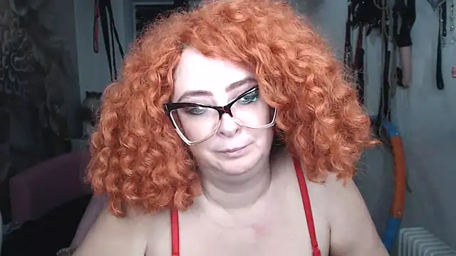 MISSwithDOLLS: απευθείας συνομιλία ΧΧΧ