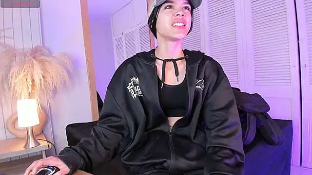 ALICESANDOVAL: απευθείας συνομιλία ΧΧΧ