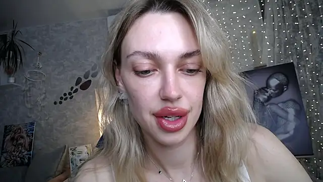 NickyAdamidi 即時 XXX 聊天