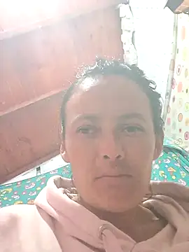 sarayulith élő XXX-chatje