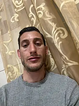 Gionnytav's Live Sex Cam Show