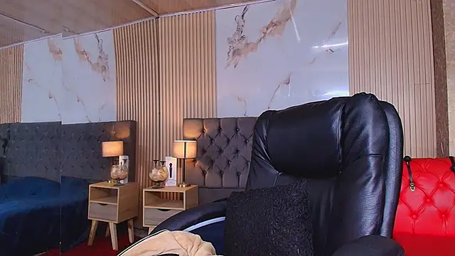 ZafiraVelvetのライブXXXチャット