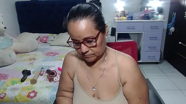 pervert_mommy_ élő XXX-chatje