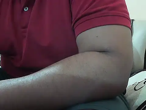 Akhil3290: διαδικτυακό σόου στην κάμερα