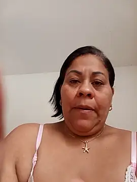 Veronica_missbigg élő XXX-chatje