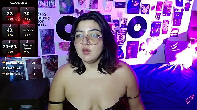 Roxy_f_w Chat XXX in diretta