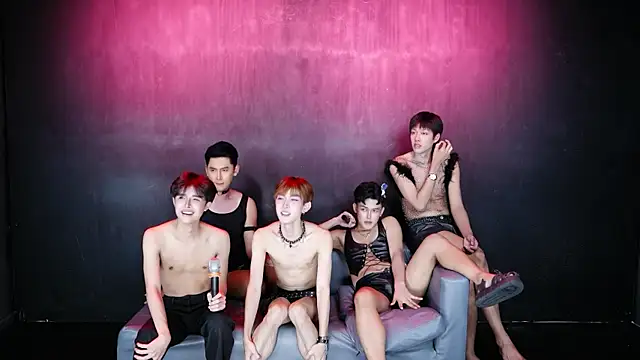 Queen-Vibe's Live XXX Chat