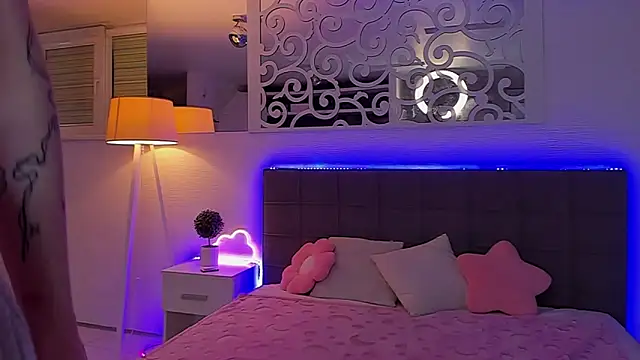 LuisaClover Chat XXX in diretta