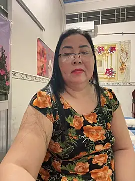 Alinat_ élő XXX-chatje