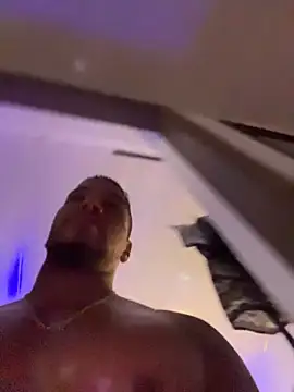 Chatroom XXX en direct de FreszX