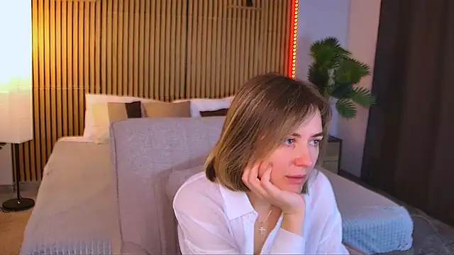 Онлайн чат XXX EmeraldGlow