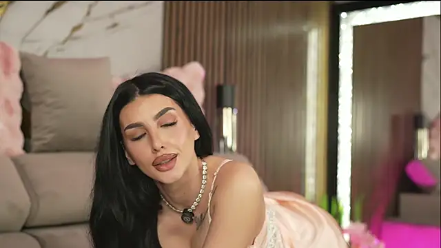 دردشة AmyBlair الجنسية المباشرة