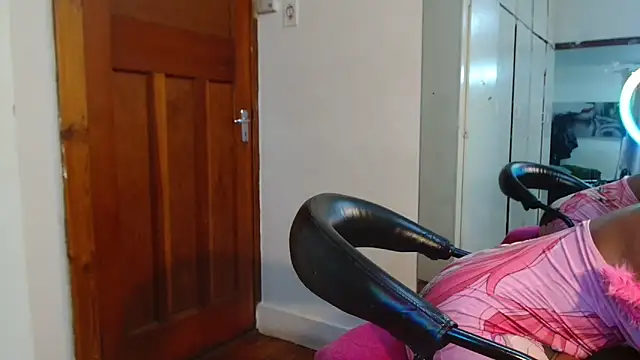 Moreish-06 Chat XXX in diretta