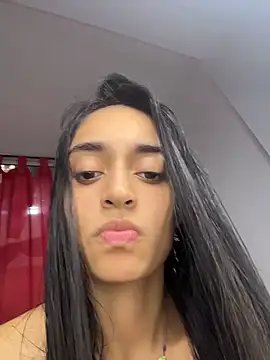 leilani_X Adlı Modelin Canlı XXX Sohbeti