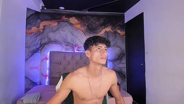MaxiimoRomano_'s Live XXX Chat