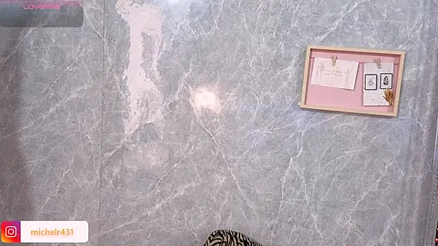 Chatroom XXX en direct de Mia__reys