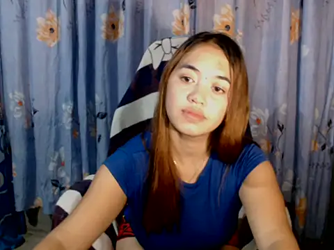 urlover_mae26 Adlı Modelin Canlı XXX Sohbeti