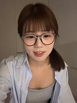 Nana-3 Chat XXX live