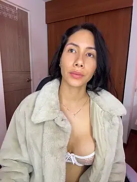 Živý XXX chat ArianaReynoldss