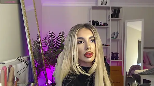 ArianaArianna 网络视讯表演