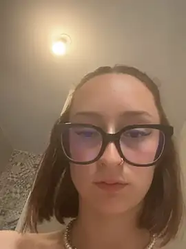 Lolasecret_ élő XXX-chatje