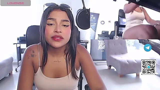 Mariangel_11's Live XXX Chat