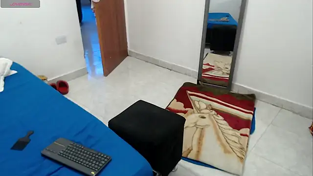 LAURA_Foxht 现场XXX聊天