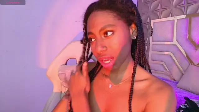 Queen_perla_ élő XXX-chatje