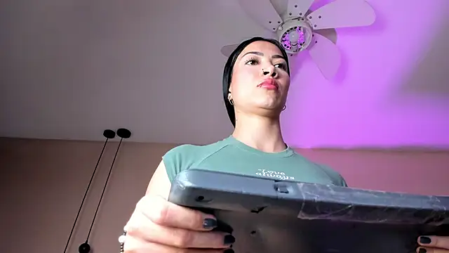 Chat XXX ao vivo de AbbieJoness_