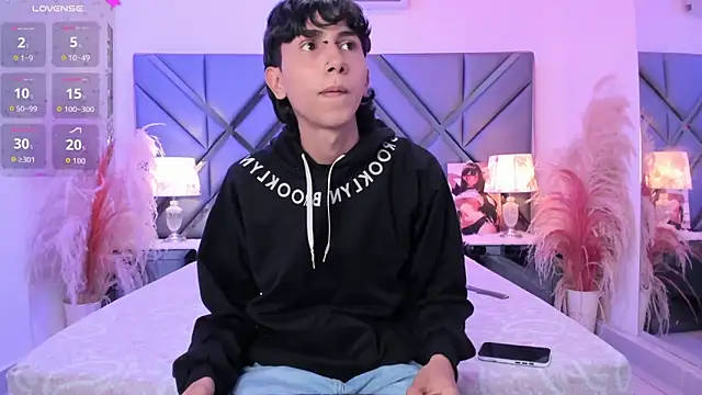 Milan_LewisS Live XXX-Chat