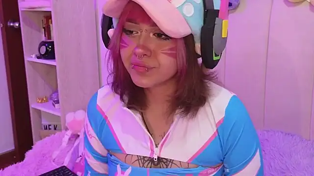 NekoWaifu élő XXX-chatje