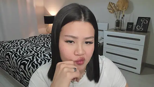 Brunette_Charm – Naživo XXX chat