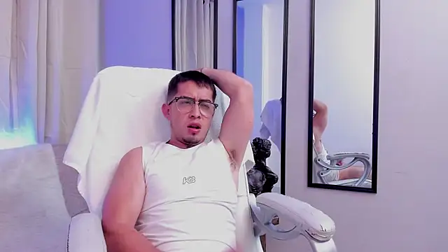 Tommas_Jhonson Adlı Modelin Web Kamerası Şovu