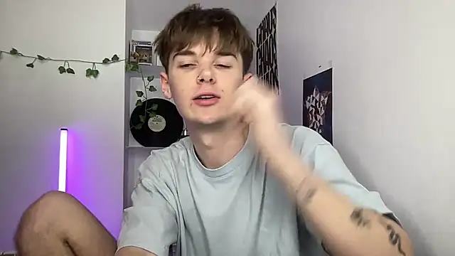 Онлайн чат XXX YourMilkyGuy