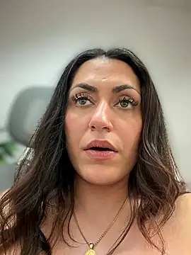 Chat XXX en directo de YourQueen18