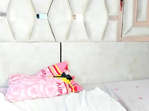 Chat XXX en directo de MiaKleinX