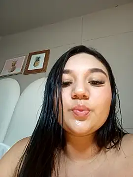 luna_bradley_ Chat XXX live