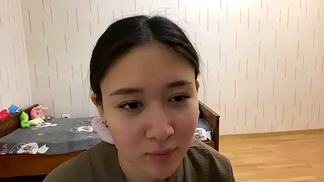 Chat +18 de YourMiIa ao vivo